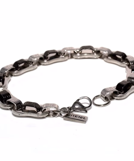 Miesten teräsrannekoru