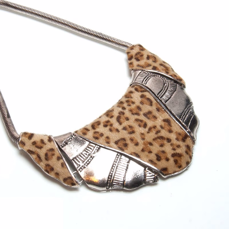 Queen of Sheba -naisten kaulakoru